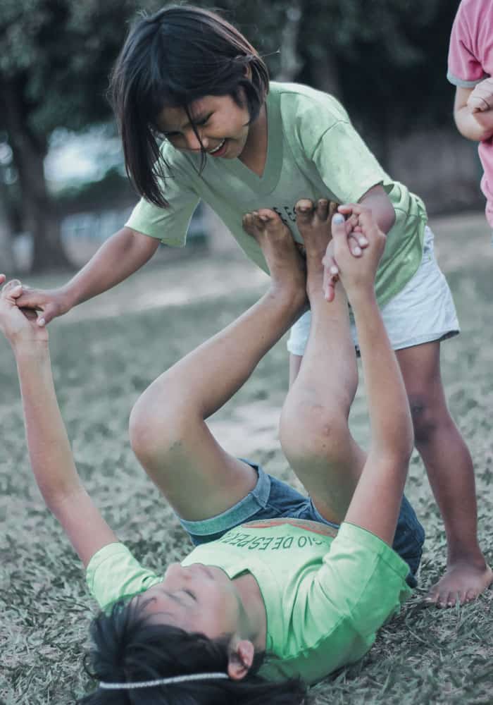 kids-playing kids-playing