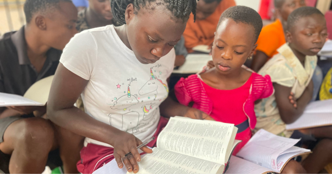 Kabagambe girl reading books 1080x566